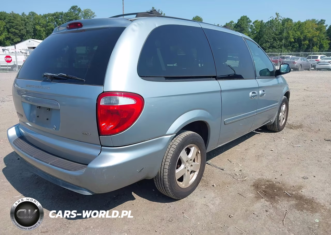 2005 Dodge Grand Caravan Sxt VIN:2D4GP44L15R135316 - 4