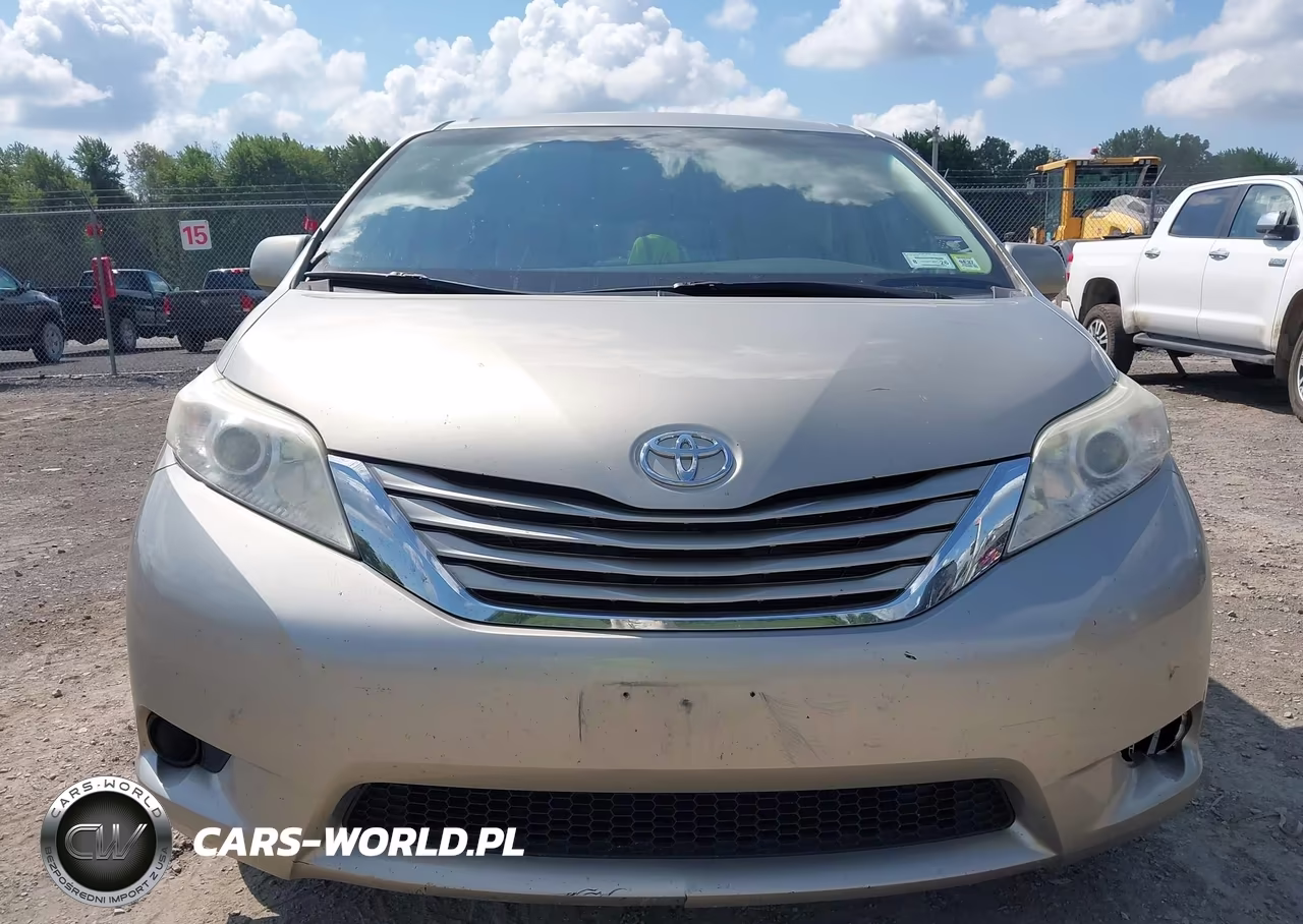 2015 Toyota Sienna Le 8 Passenger VIN:5TDKK3DC6FS585195 - 12