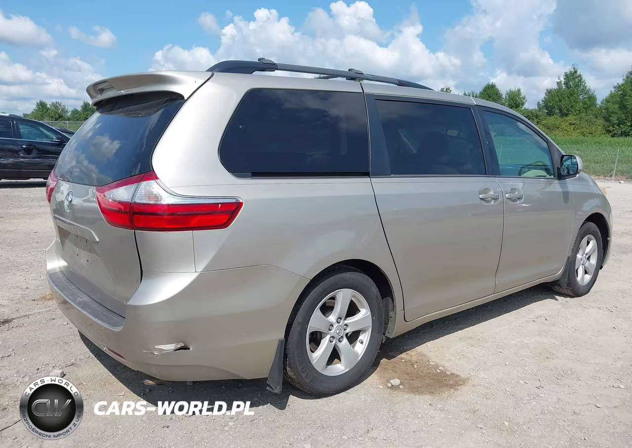 2015 Toyota Sienna Le 8 Passenger VIN:5TDKK3DC6FS585195 - 4