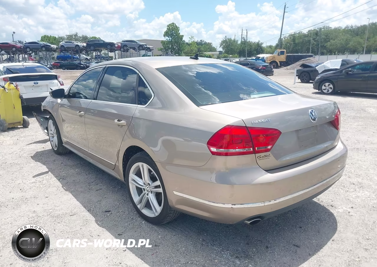 2015 Volkswagen Passat 1.8T Sel Premium VIN:1VWCS7A33FC075269 - 3