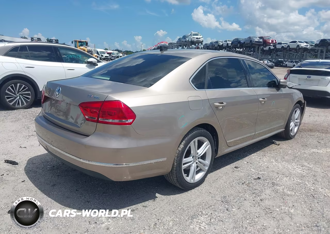2015 Volkswagen Passat 1.8T Sel Premium VIN:1VWCS7A33FC075269 - 4
