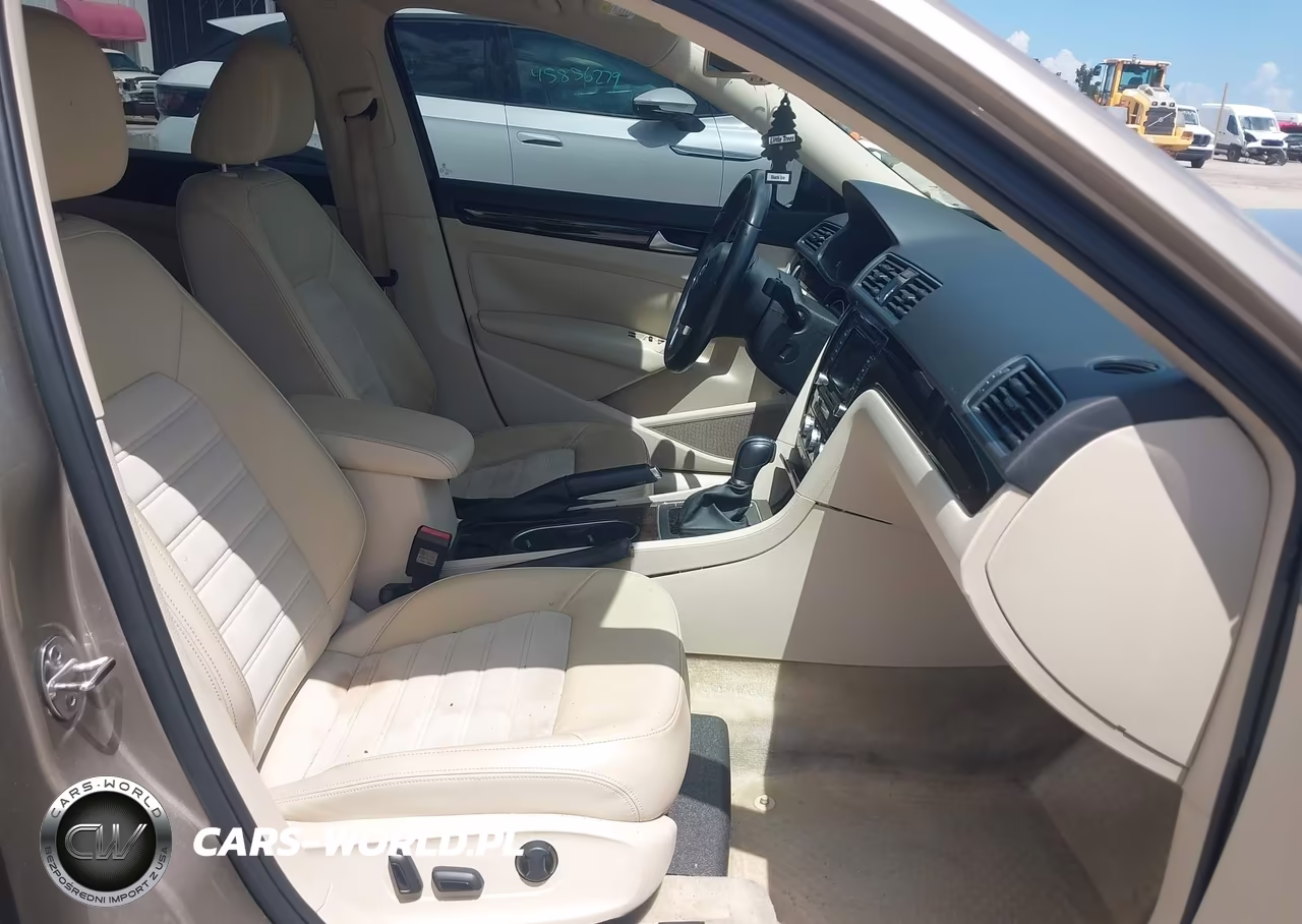 2015 Volkswagen Passat 1.8T Sel Premium VIN:1VWCS7A33FC075269 - 5
