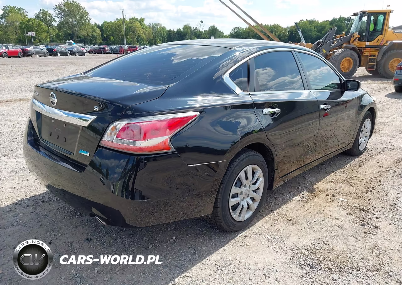 2014 Nissan Altima 2.5 S VIN:1N4AL3AP9EC183810 - 4