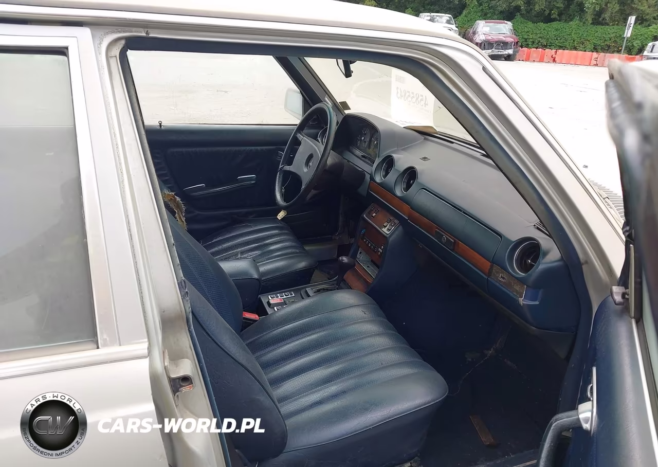 1981 Mercedes-Benz 300 D VIN:WDBAB30A9BB223572 - 5