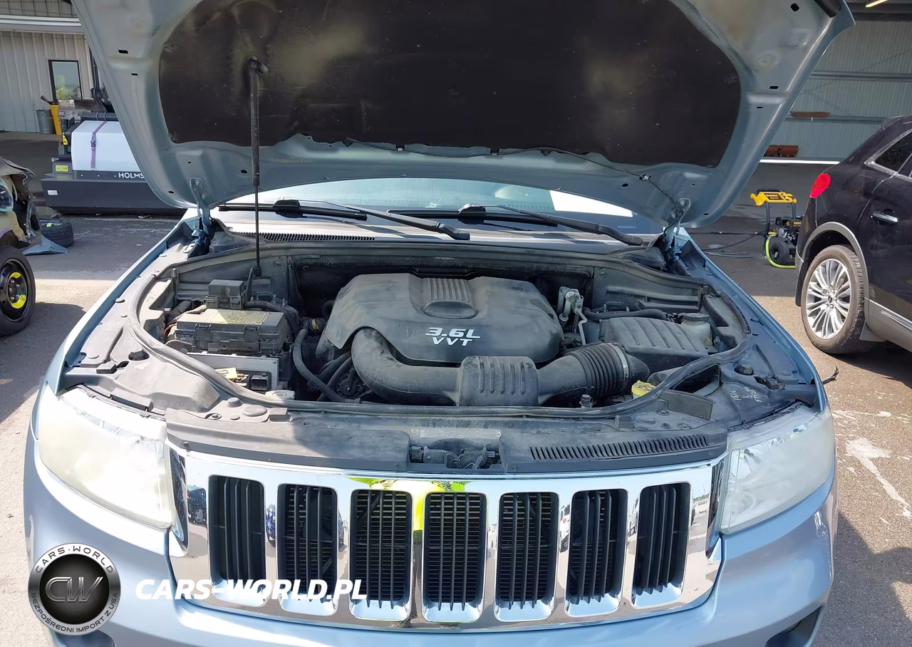 2013 Jeep Grand Cherokee Laredo VIN:1C4RJFAG3DC555385 - 10