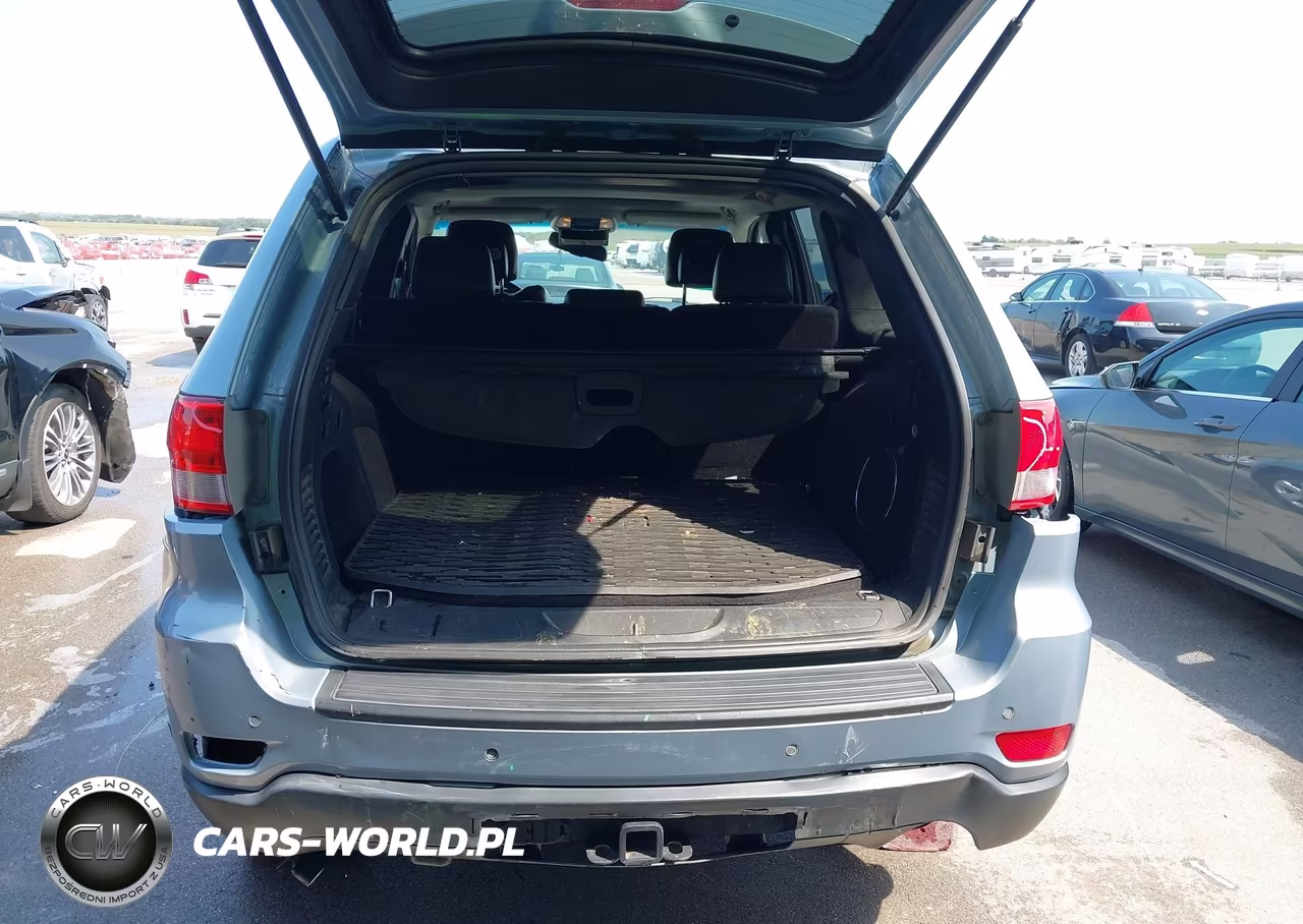 2013 Jeep Grand Cherokee Laredo VIN:1C4RJFAG3DC555385 - 18