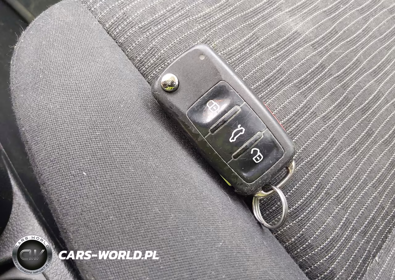 2015 Volkswagen Tiguan S VIN:WVGBV7AX9FW615419 - 11