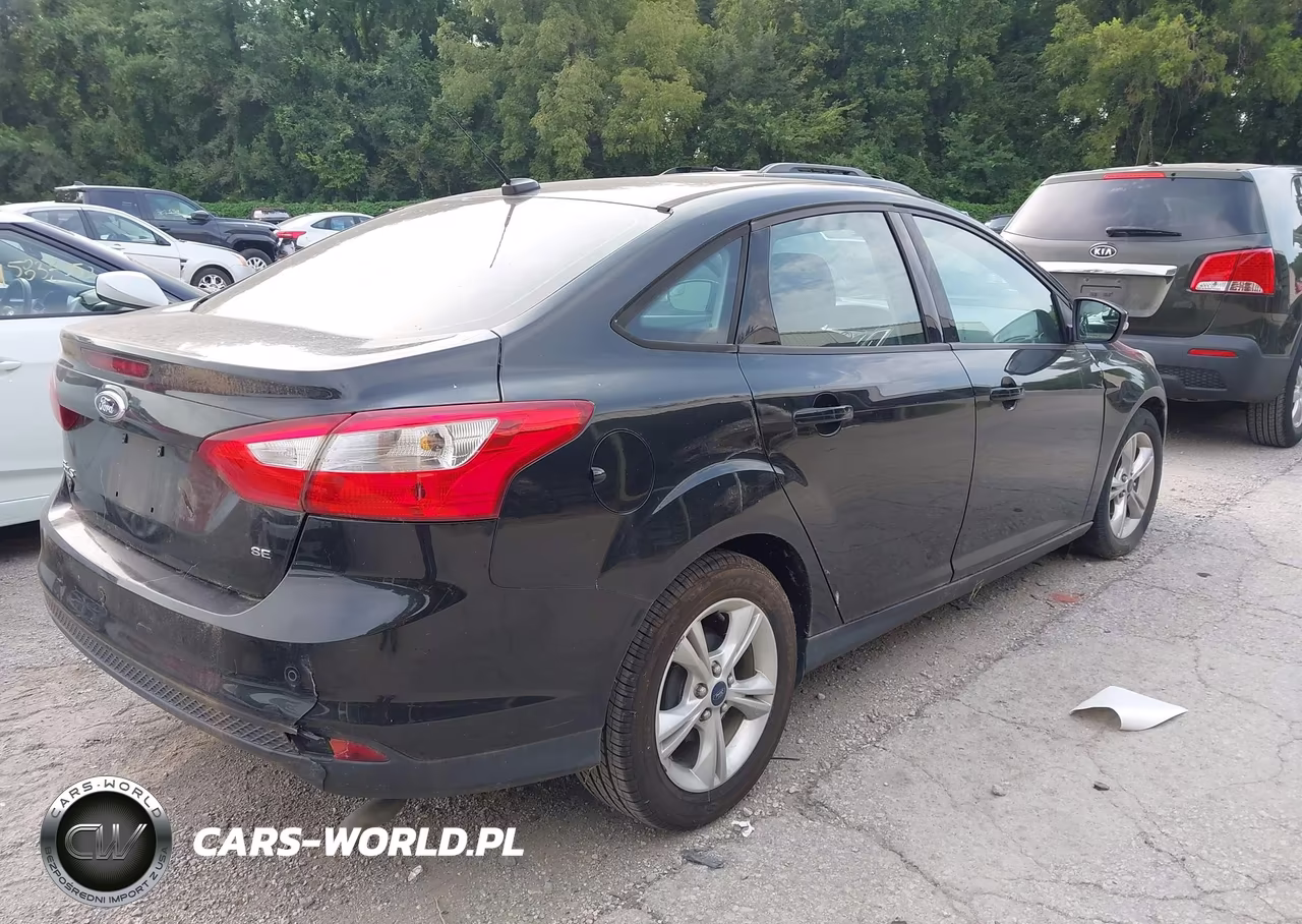 2013 Ford Focus Se VIN:1FADP3F27DL335290 - 4