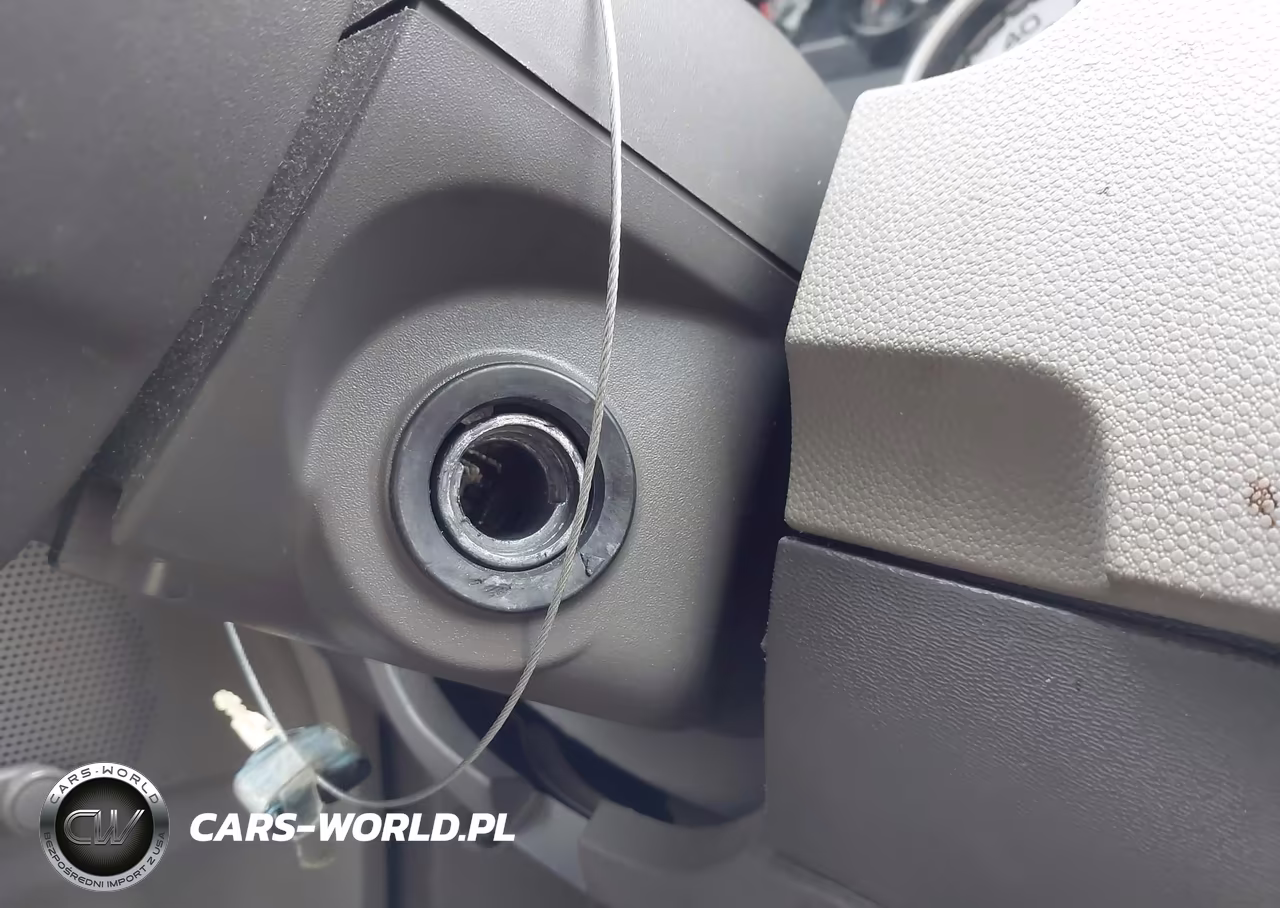2010 Ford Focus S VIN:1FAHP3EN7AW140877 - 12
