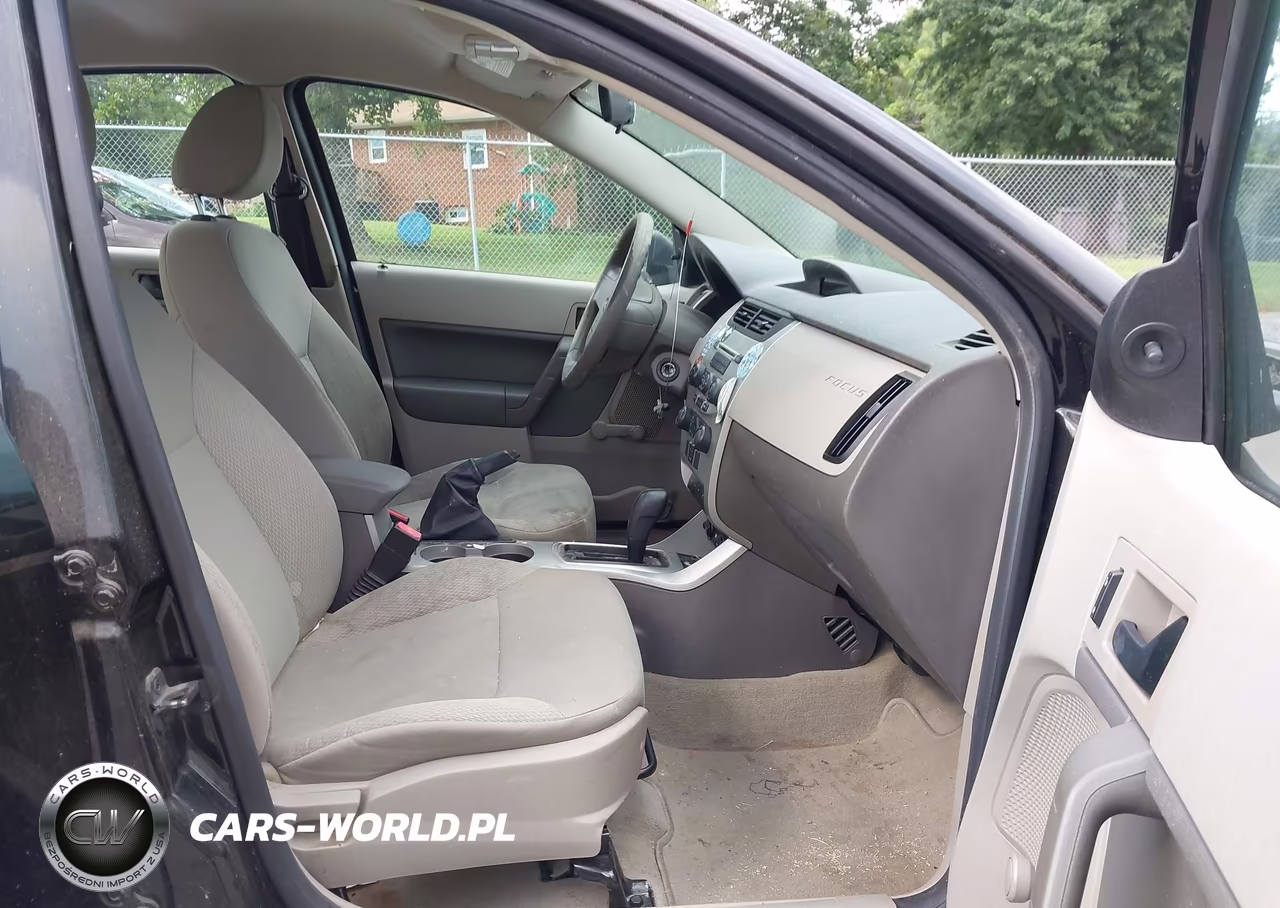 2010 Ford Focus S VIN:1FAHP3EN7AW140877 - 5