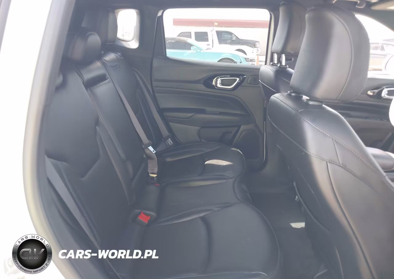 2025 Jeep Compass Limited 4X4 VIN:3C4NJDCNXST598489 - 8