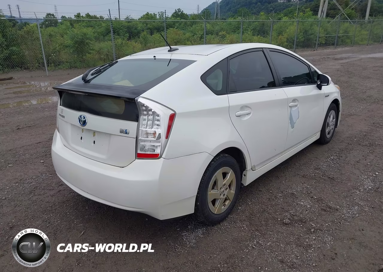 2011 Toyota Prius Two VIN:JTDKN3DU4B5330495 - 4