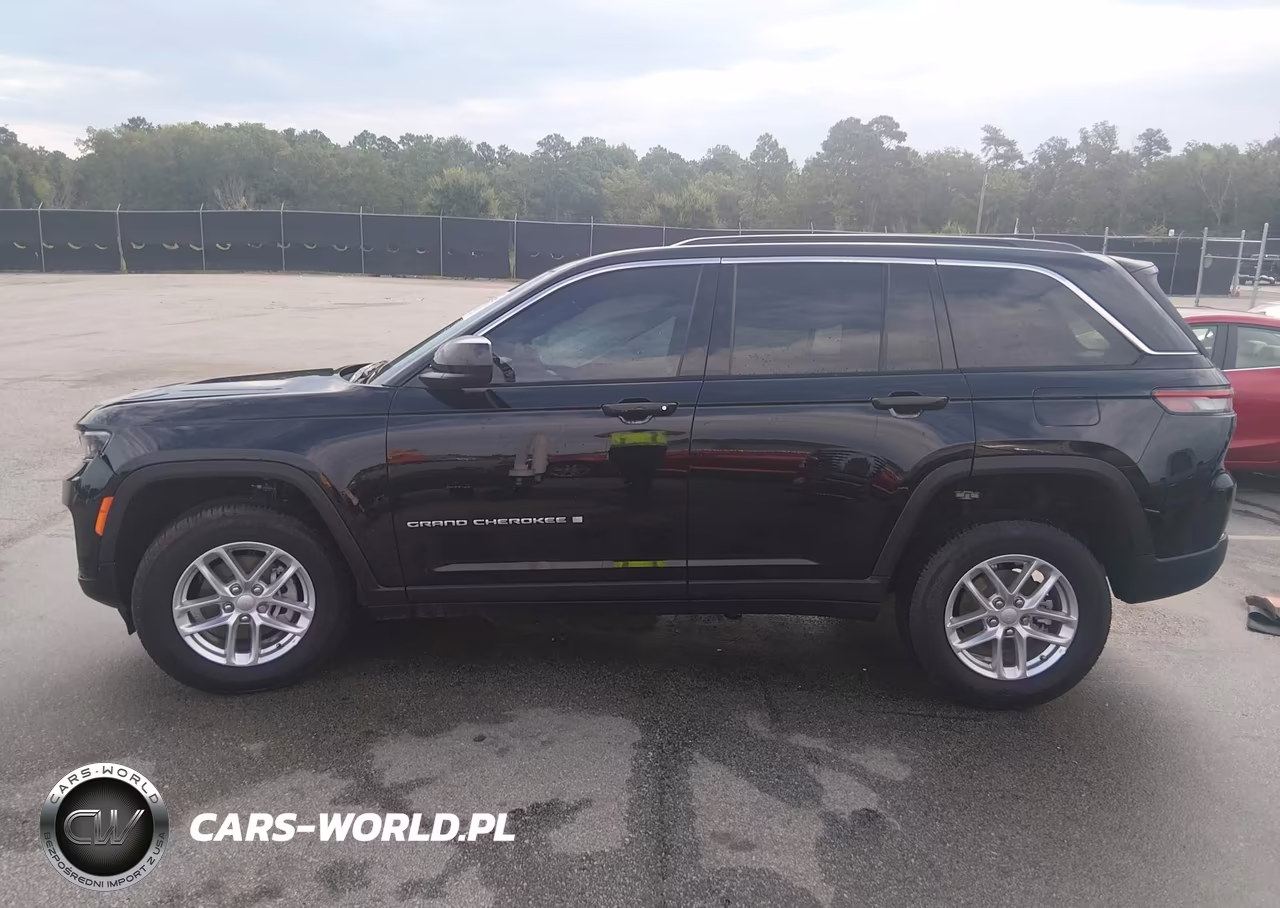 2026 Jeep Grand Cherokee Laredo 4X2 VIN:1C4RJGAG4TC279268 - 13