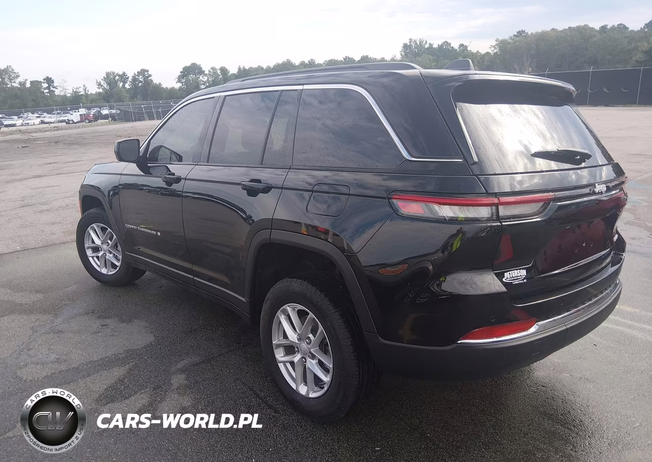 2026 Jeep Grand Cherokee Laredo 4X2 VIN:1C4RJGAG4TC279268 - 3