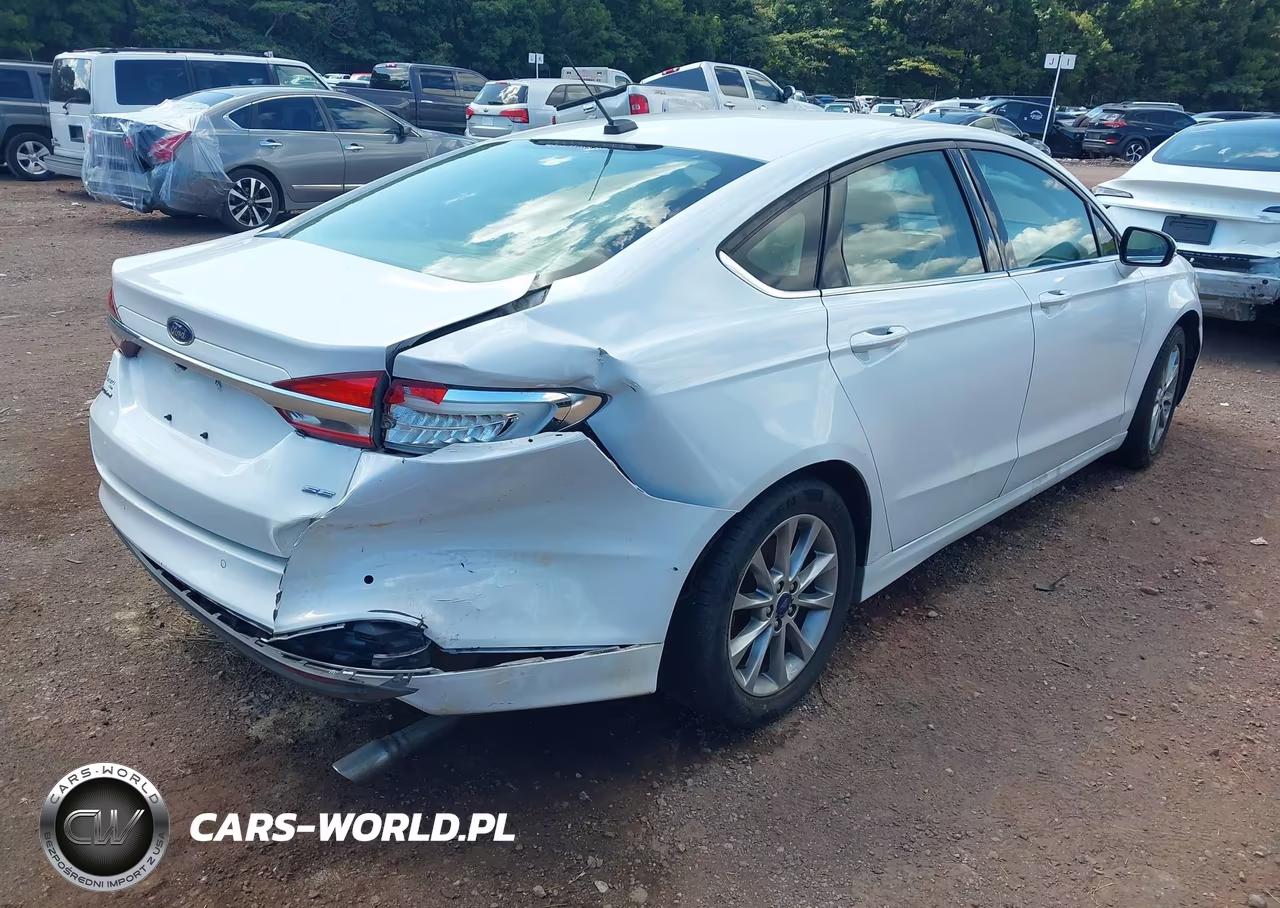 2017 Ford Fusion Se VIN:3FA6P0H75HR235499 - 4