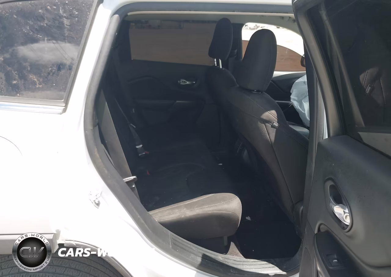 2019 Jeep Cherokee Latitude Fwd VIN:1C4PJLCB7KD232911 - 8