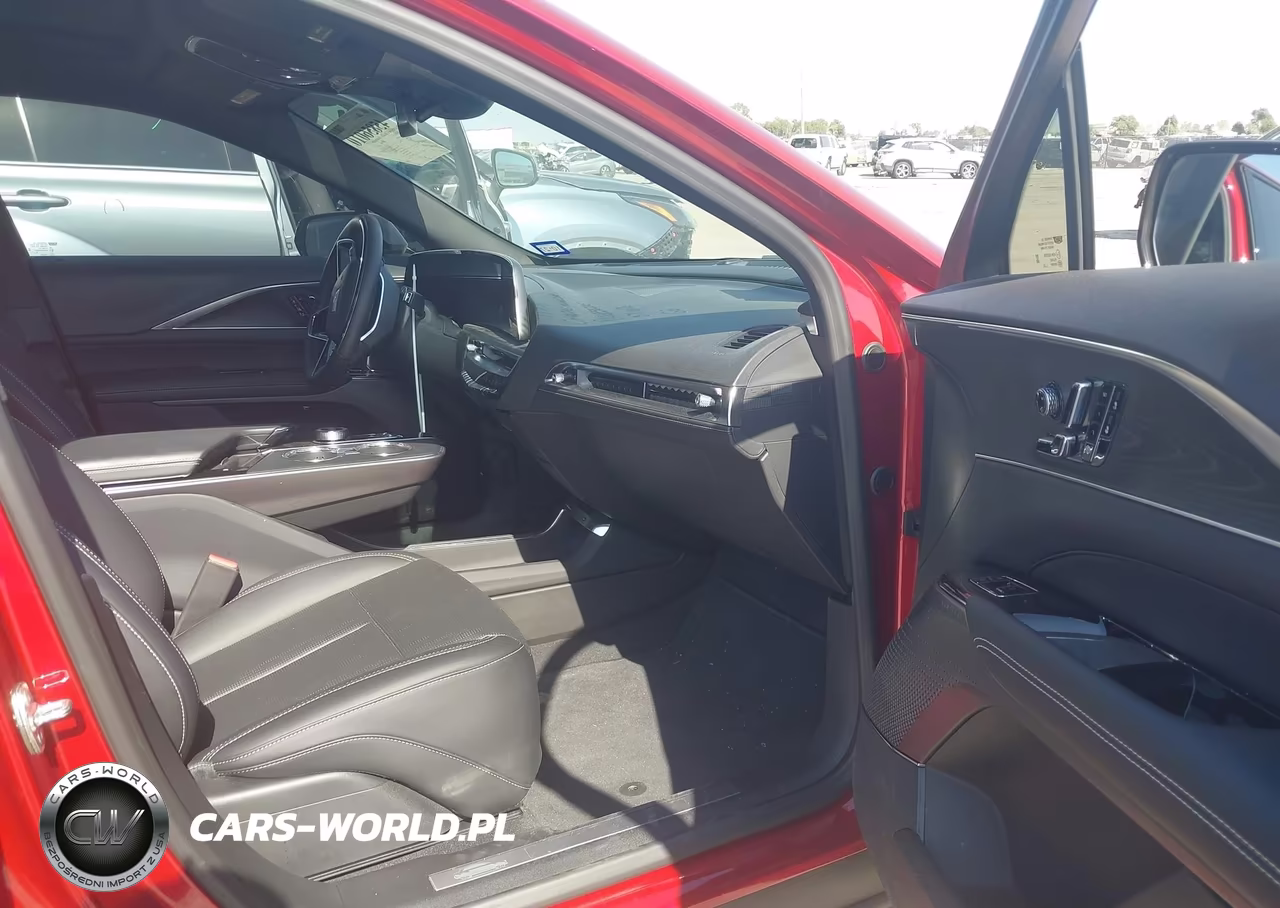 2026 Cadillac Lyriq Sport Awd VIN:1GYKPURK0TZ300972 - 5