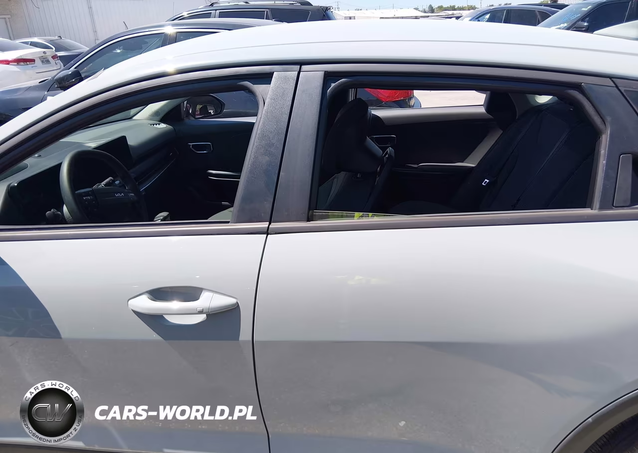 2025 Kia K4 Lxs VIN:3KPFT4DE4SE221688 - 14