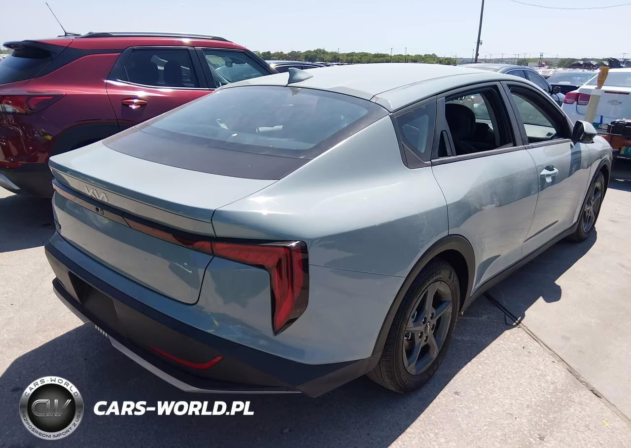 2025 Kia K4 Lxs VIN:3KPFT4DE4SE221688 - 4