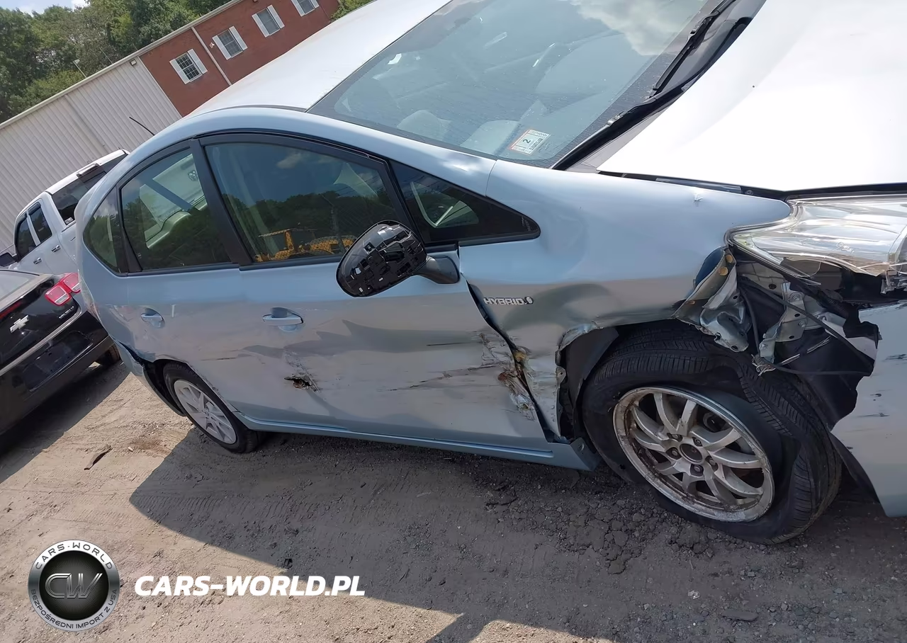 2014 Toyota Prius V Three VIN:JTDZN3EU2EJ007992 - 13