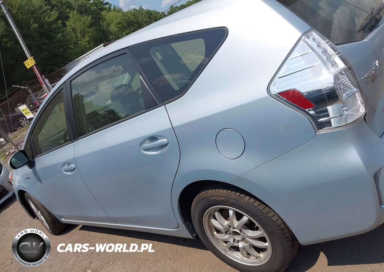 2014 Toyota Prius V Three VIN:JTDZN3EU2EJ007992 - 14