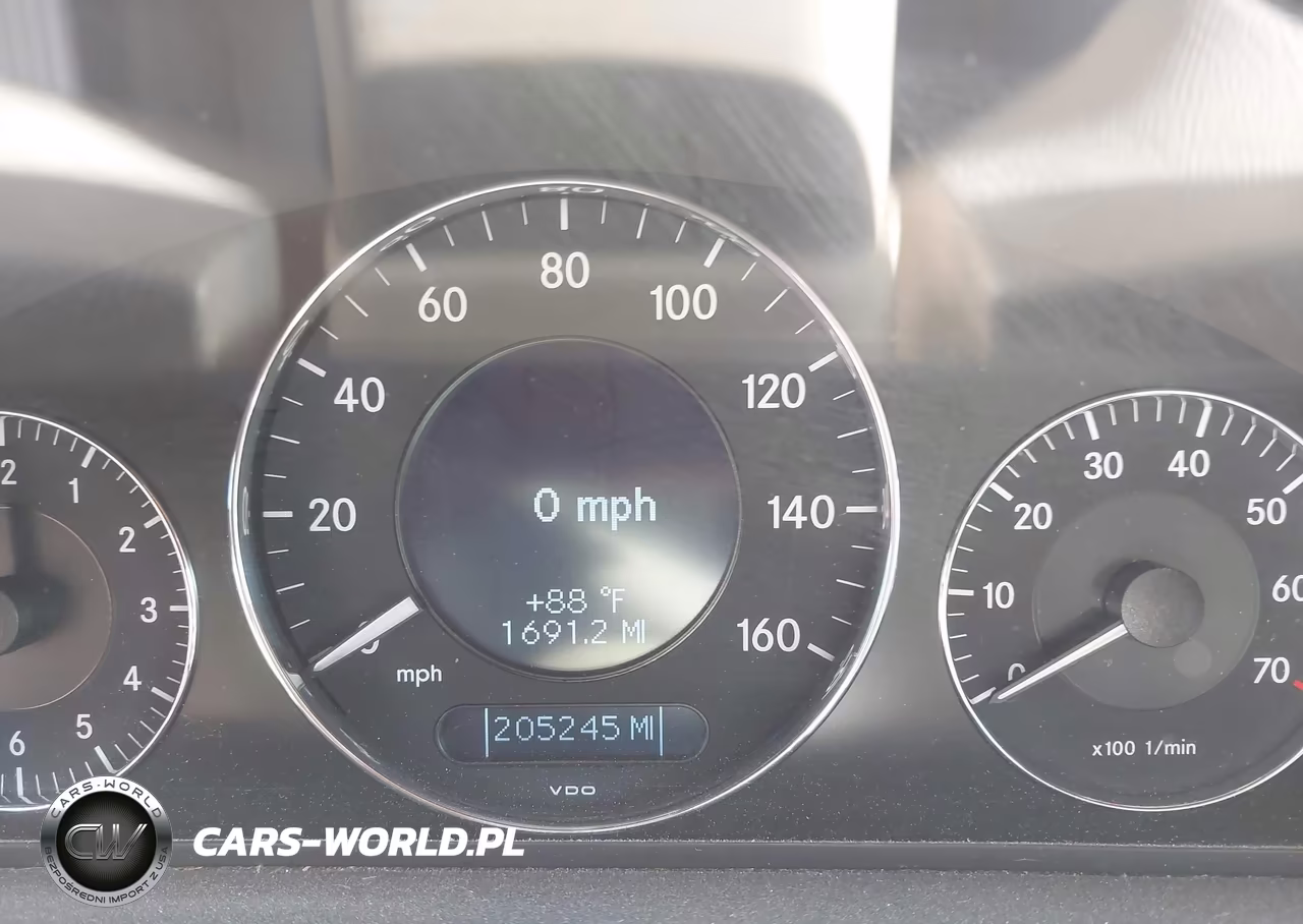 2005 Mercedes-Benz Clk 500 VIN:WDBTK75G95T052852 - 7