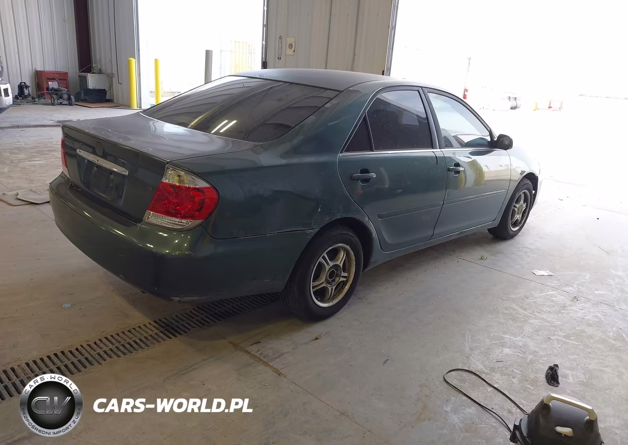 2005 Toyota Camry Le VIN:JTDBE32K853023185 - 4
