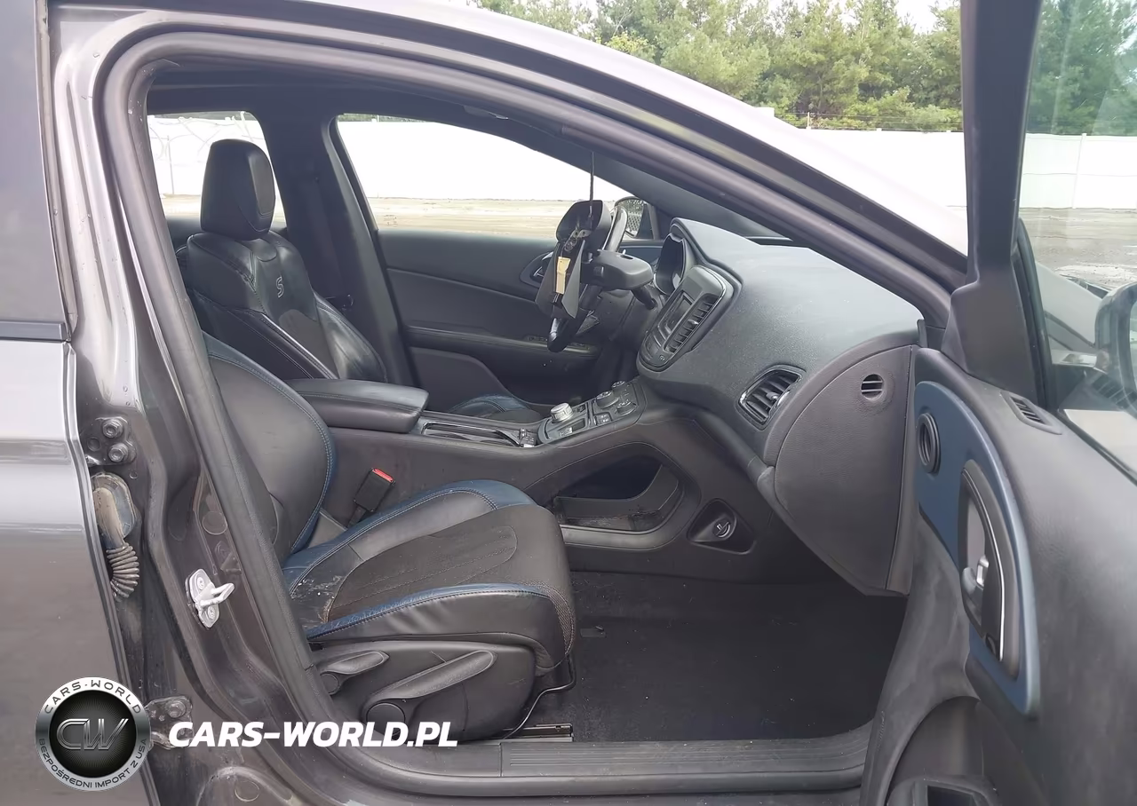 2015 Chrysler 200 S VIN:1C3CCCBB3FN500352 - 5