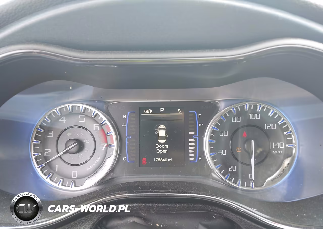 2015 Chrysler 200 S VIN:1C3CCCBB3FN500352 - 7
