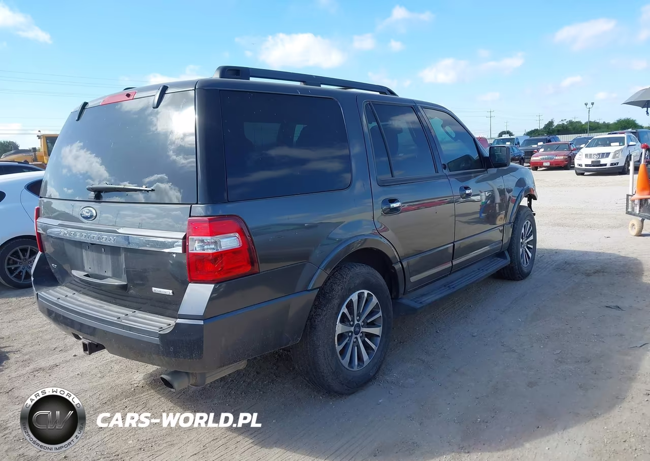 2016 Ford Expedition Xlt VIN:1FMJU1HT9GEF14838 - 4