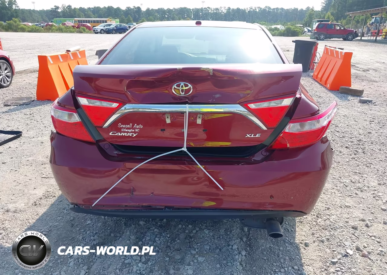 2016 Toyota Camry Xle VIN:4T1BF1FK3GU560518 - 16