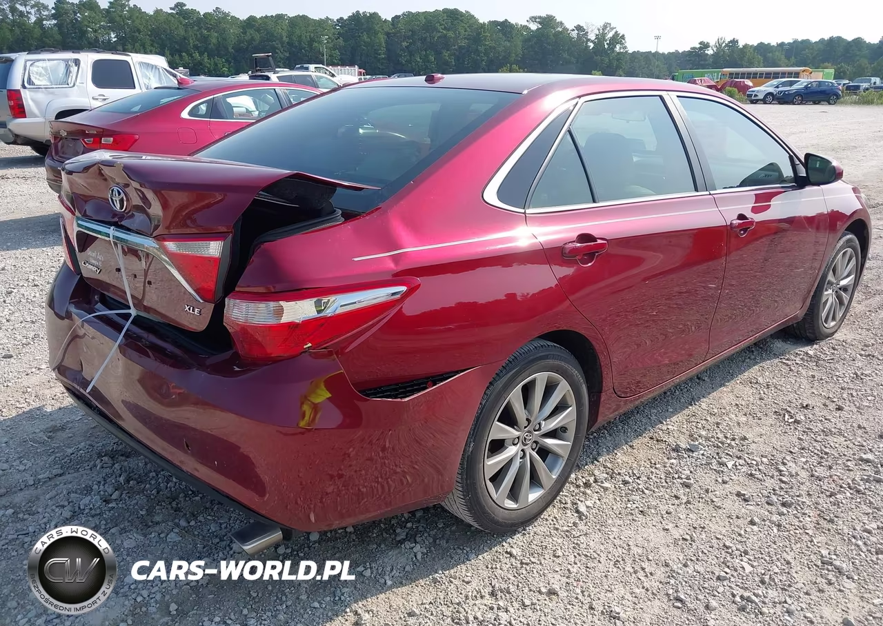 2016 Toyota Camry Xle VIN:4T1BF1FK3GU560518 - 4