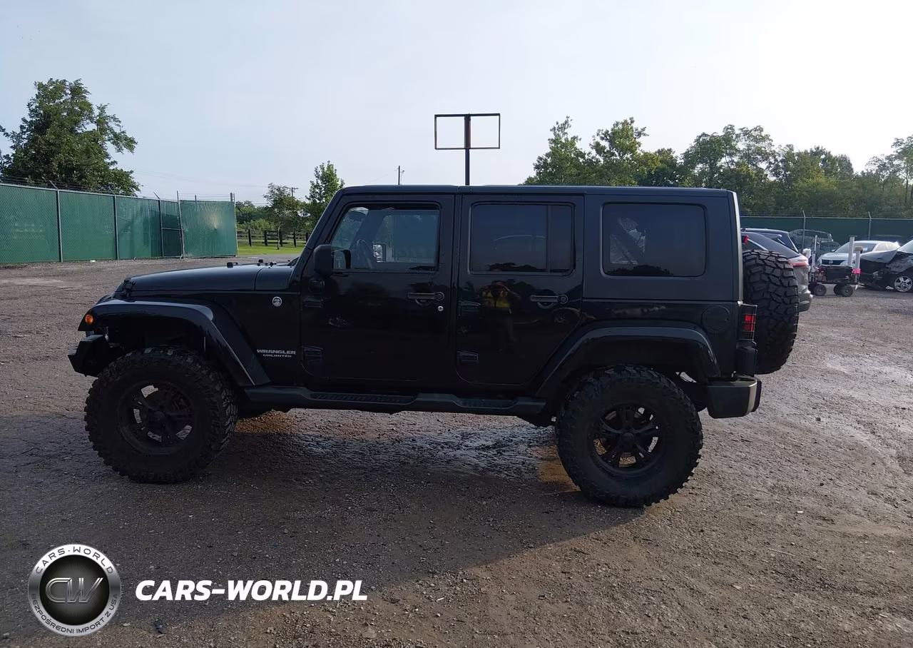 2008 Jeep Wrangler Unlimited Sahara VIN:1J4GA59198L503440 - 14