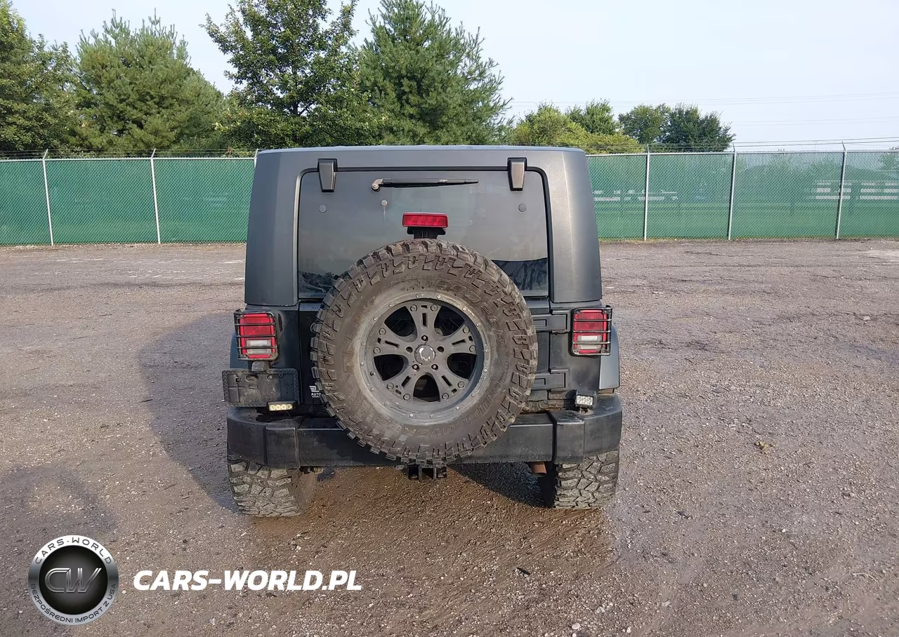 2008 Jeep Wrangler Unlimited Sahara VIN:1J4GA59198L503440 - 16