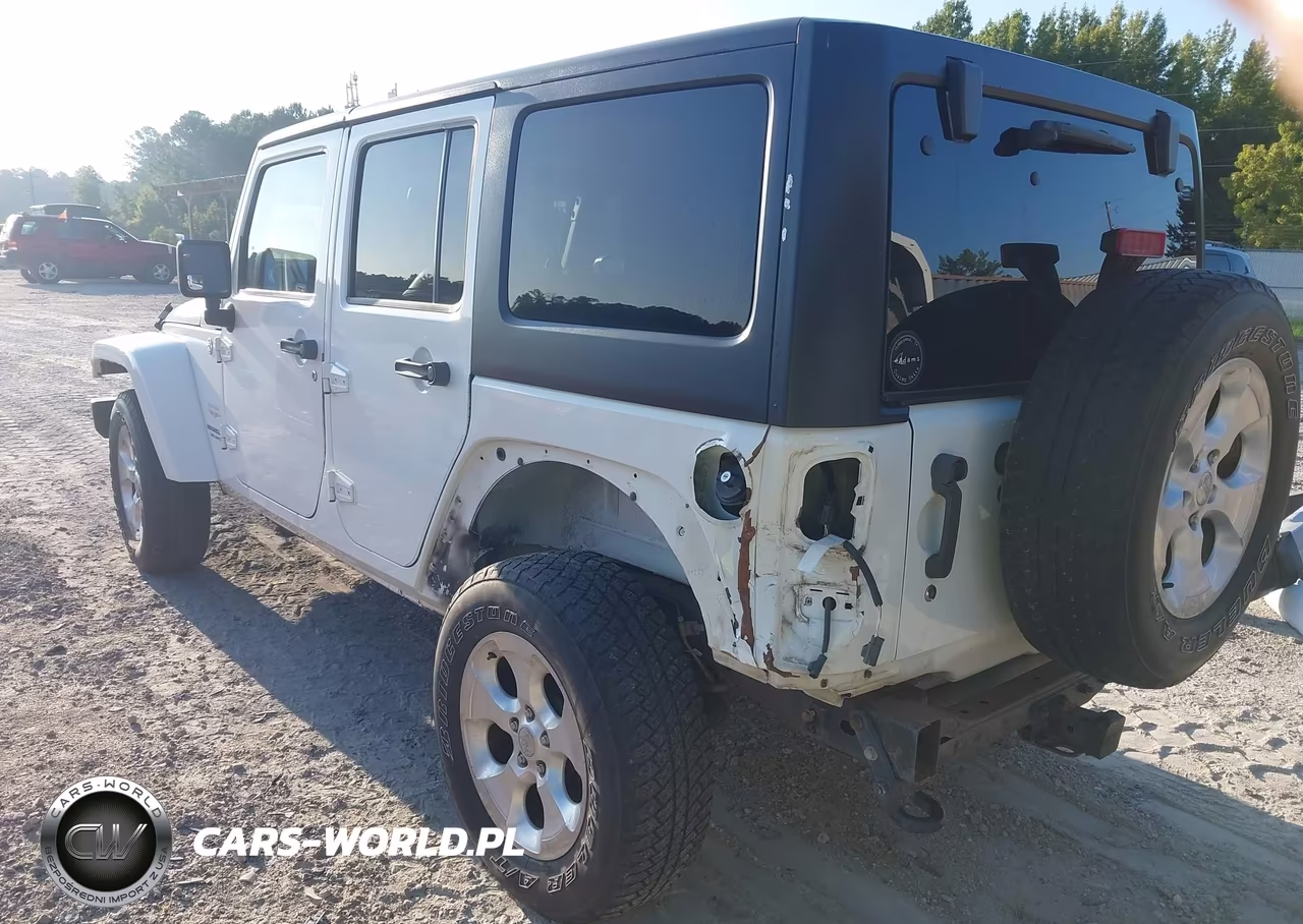 2013 Jeep Wrangler Unlimited Sahara VIN:1C4BJWEG1DL530612 - 3