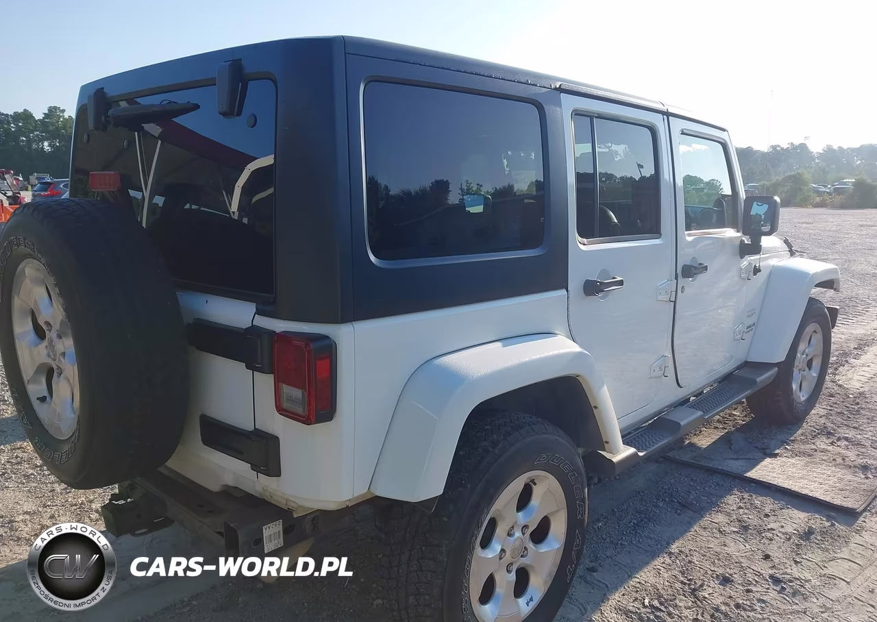 2013 Jeep Wrangler Unlimited Sahara VIN:1C4BJWEG1DL530612 - 4