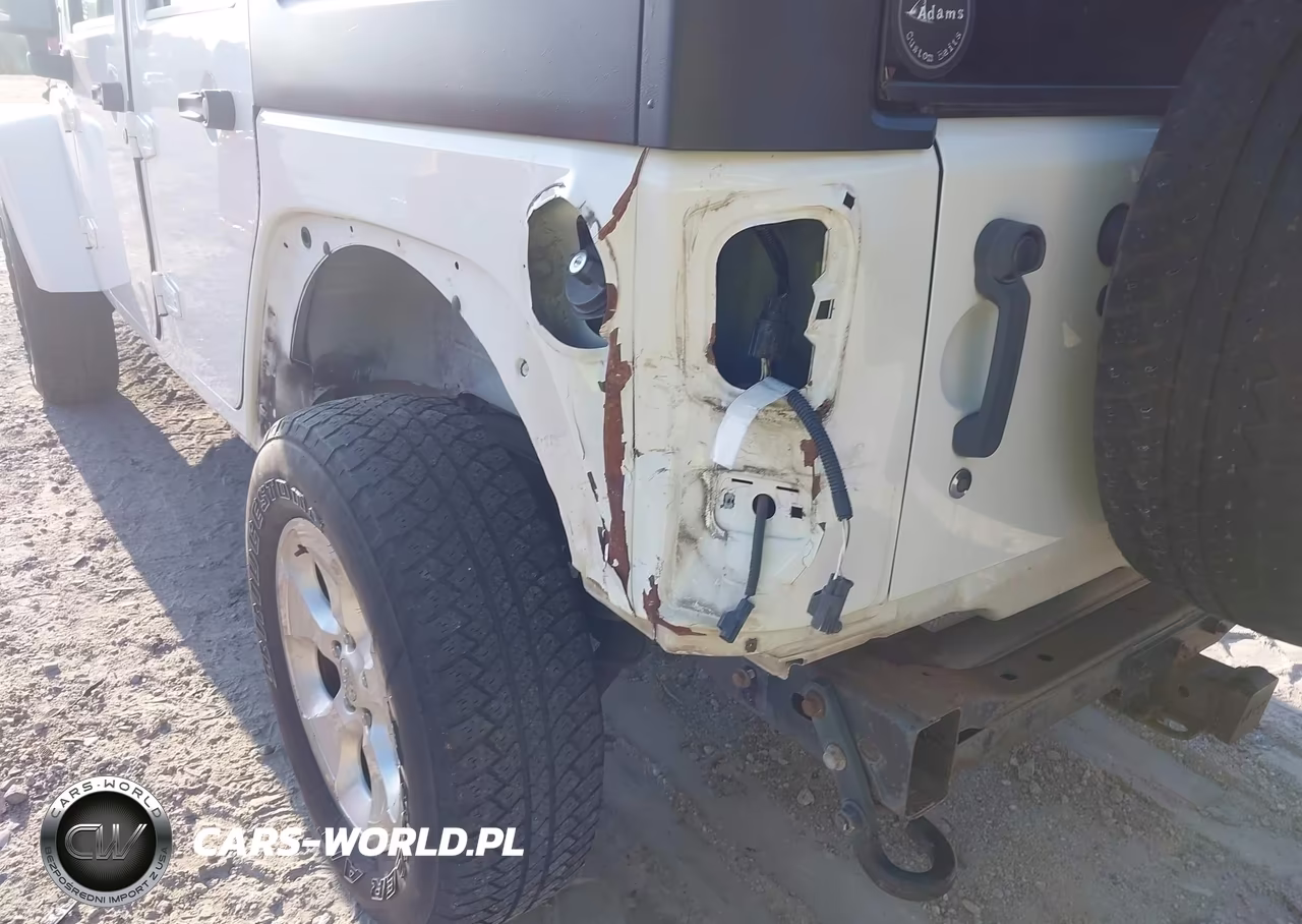 2013 Jeep Wrangler Unlimited Sahara VIN:1C4BJWEG1DL530612 - 6