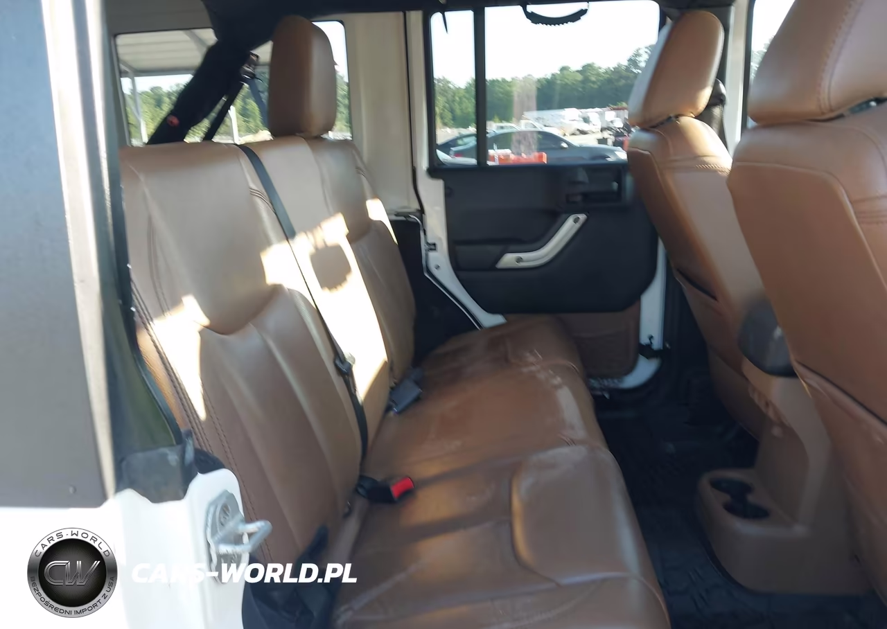 2013 Jeep Wrangler Unlimited Sahara VIN:1C4BJWEG1DL530612 - 8