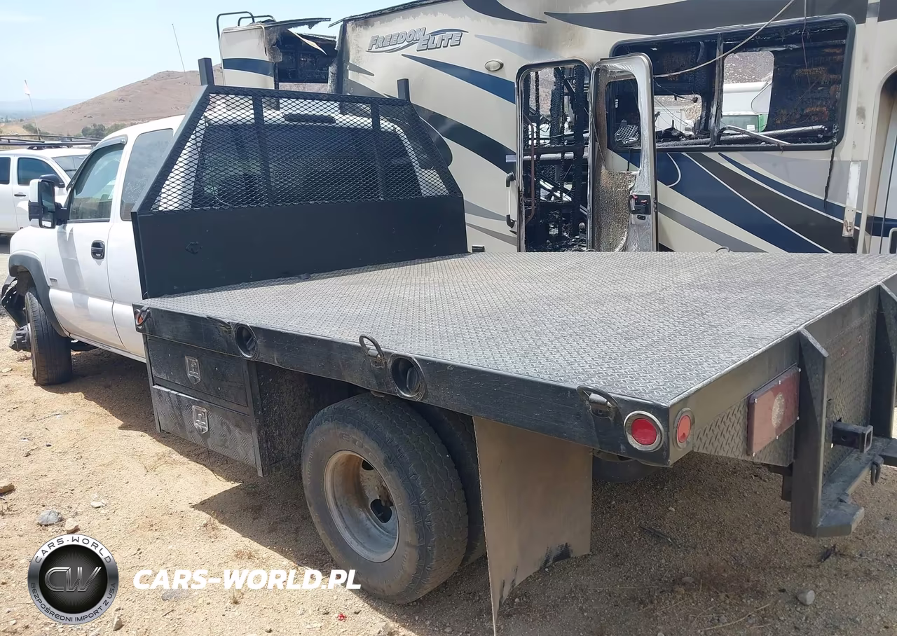 2005 Chevrolet Silverado 3500 Chassis VIN:1GBJK39255E103157 - 3