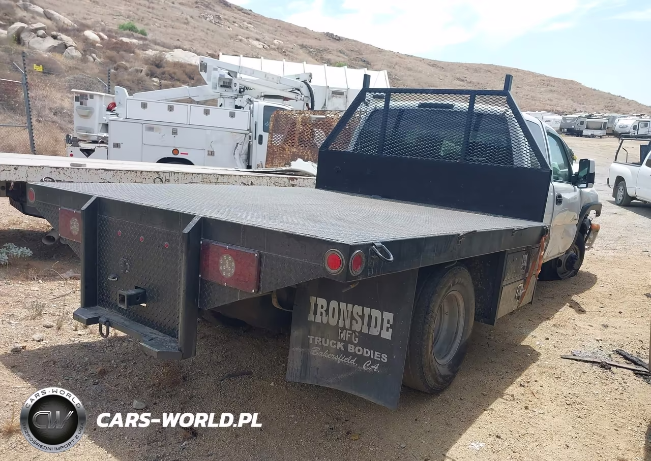 2005 Chevrolet Silverado 3500 Chassis VIN:1GBJK39255E103157 - 4