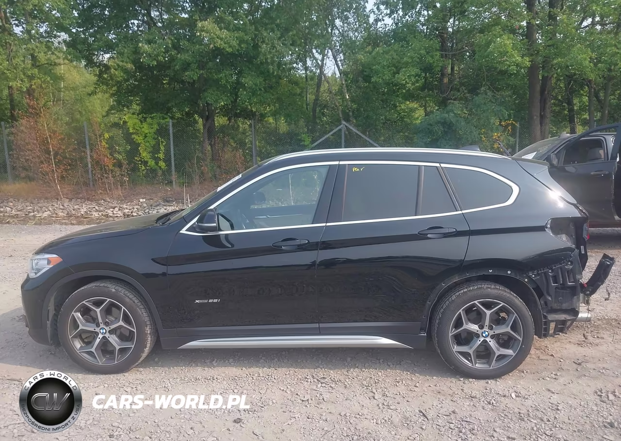 2017 BMW X1 xDrive28I VIN:WBXHT3Z30H4A65109 - 14