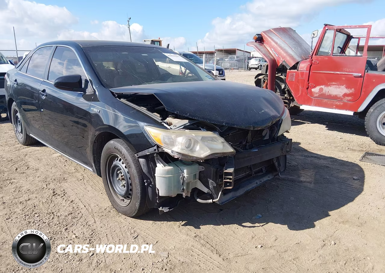2014 Toyota Camry Hybrid Le