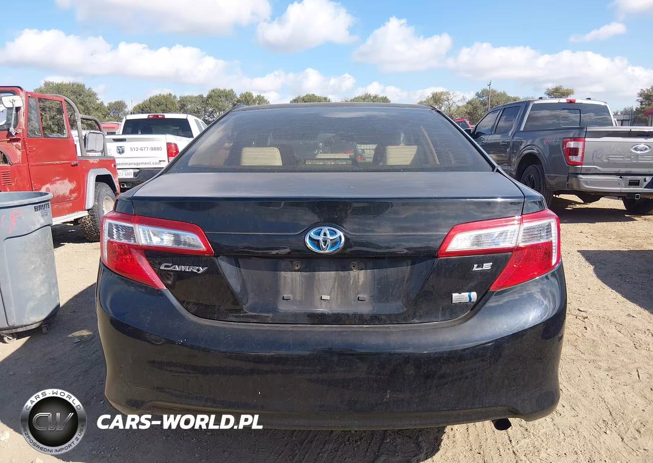 2014 Toyota Camry Hybrid Le VIN:4T1BD1FK9EU110214 - 16
