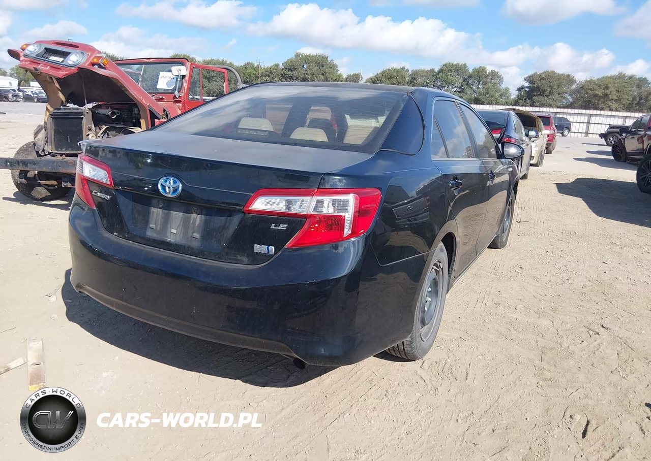 2014 Toyota Camry Hybrid Le VIN:4T1BD1FK9EU110214 - 4