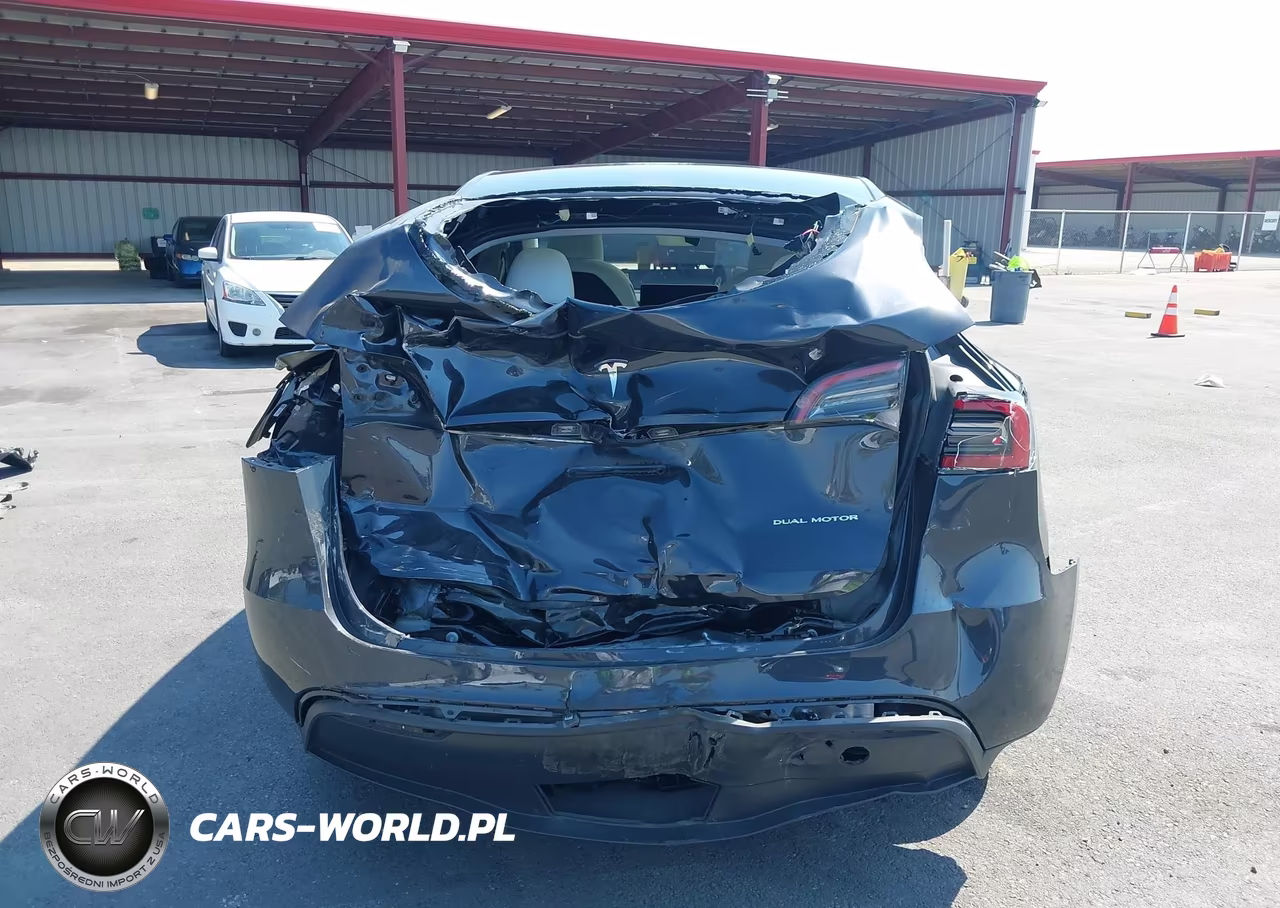 2024 Tesla Model Y Long Range Dual Motor All-Wheel Drive VIN:7SAYGDEE3RF199816 - 16