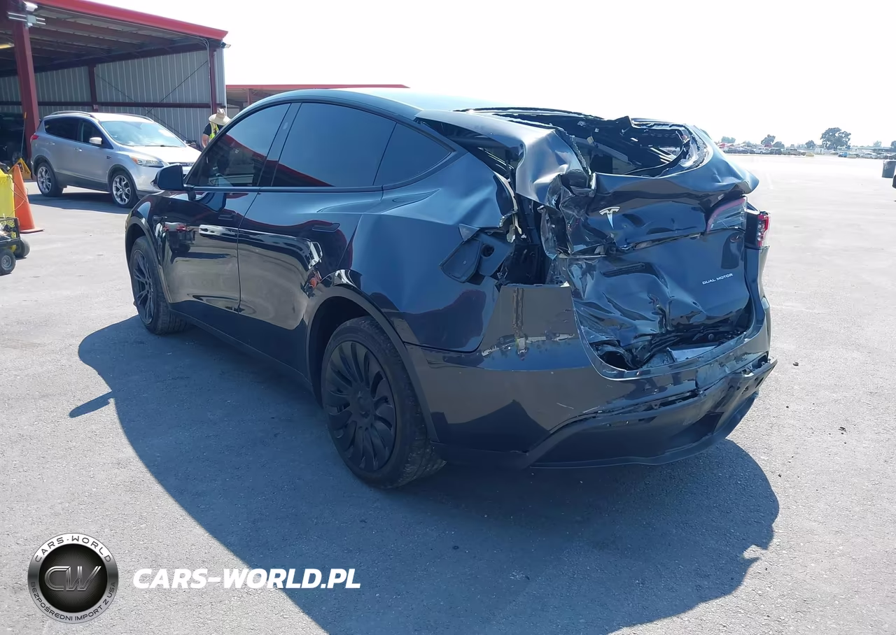 2024 Tesla Model Y Long Range Dual Motor All-Wheel Drive VIN:7SAYGDEE3RF199816 - 3