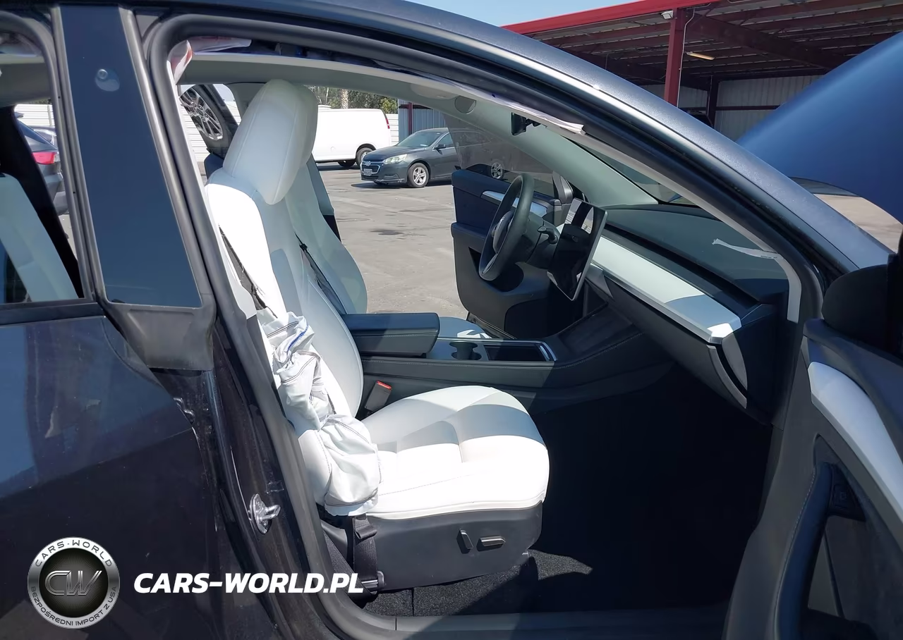 2024 Tesla Model Y Long Range Dual Motor All-Wheel Drive VIN:7SAYGDEE3RF199816 - 5