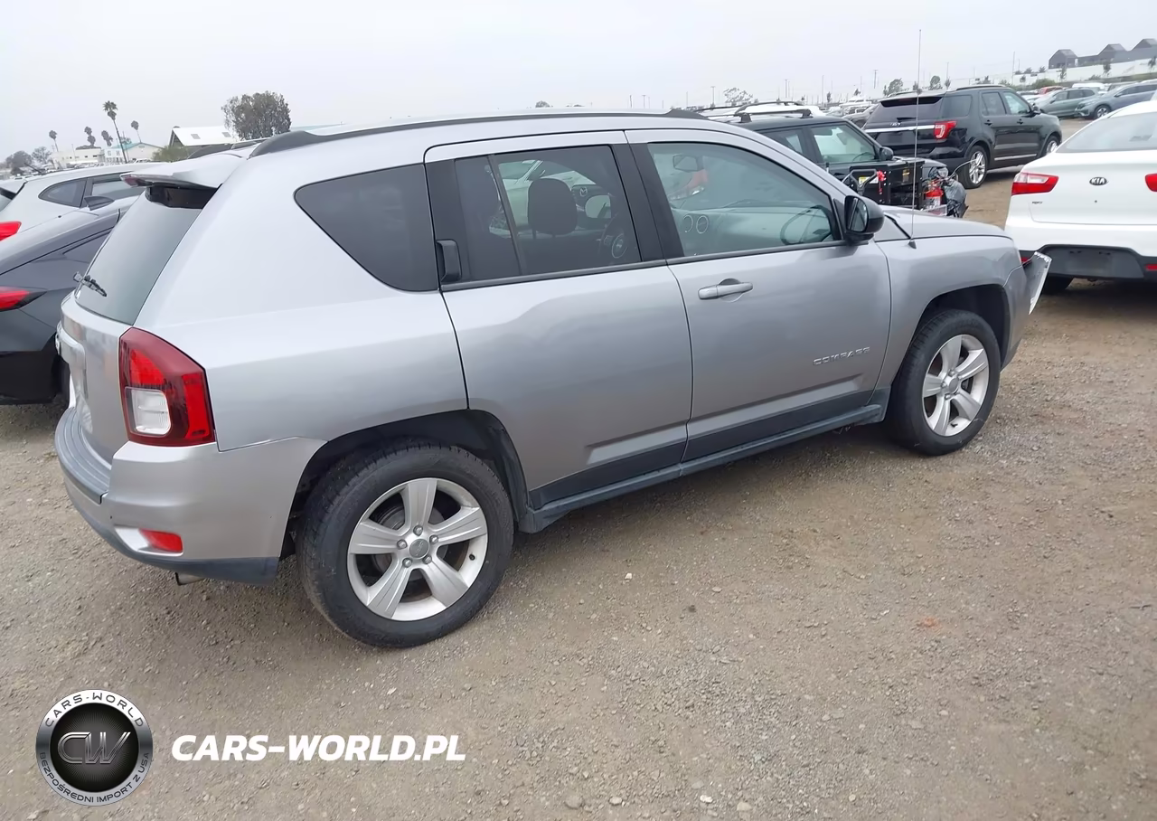 2016 Jeep Compass Sport VIN:1C4NJCBA7GD525926 - 4