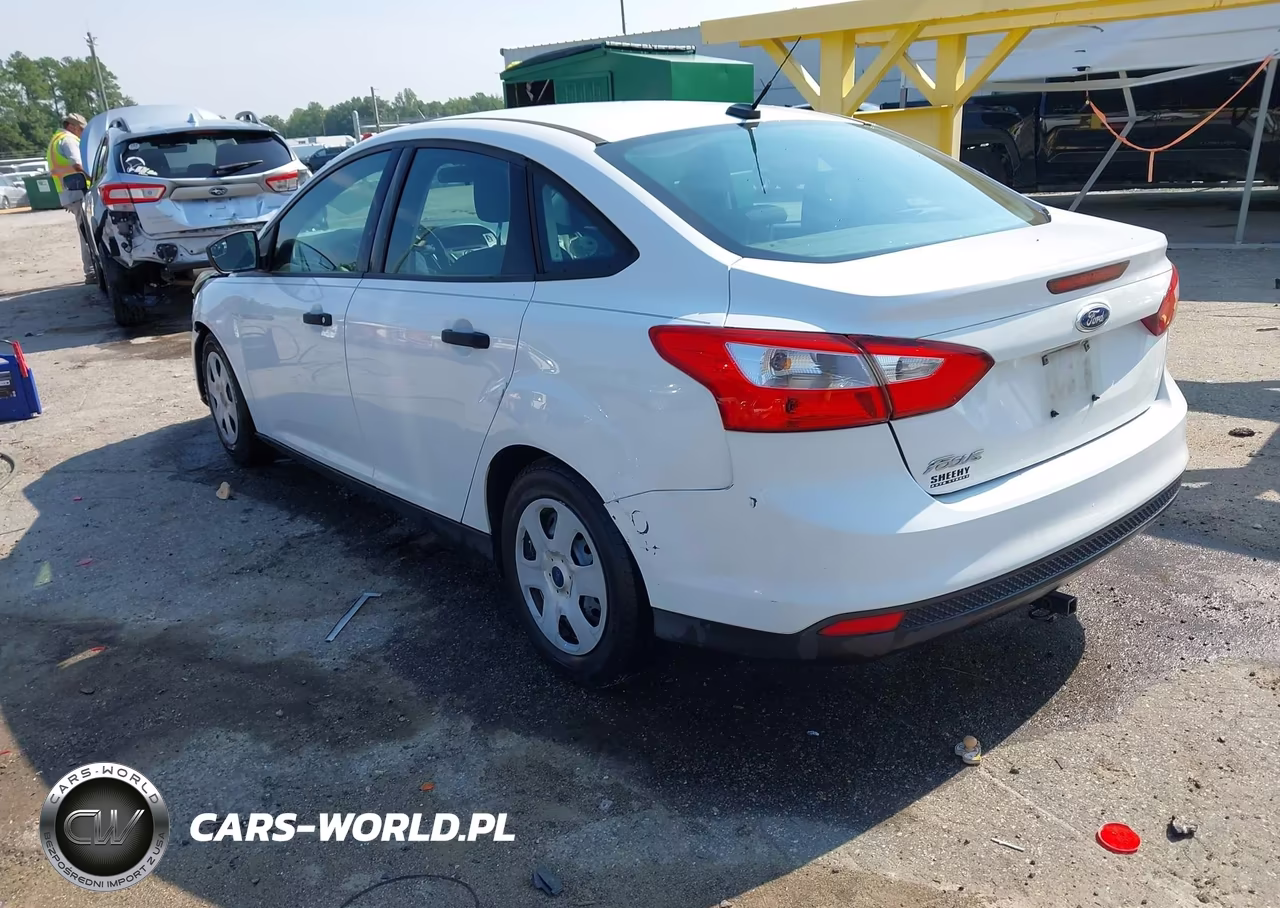 2014 Ford Focus S VIN:1FADP3E26EL127615 - 3