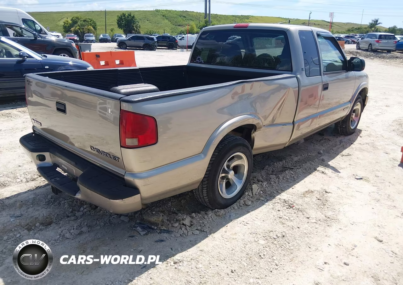 2003 Chevrolet S-10 Ls VIN:1GCCS19X938208834 - 4